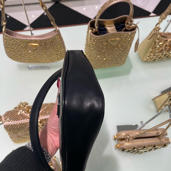 💯 Authentic PRADA Triangle Logo Embossed Leather Convertible Shoulder Bag (NWT) - Picture 11 of 16